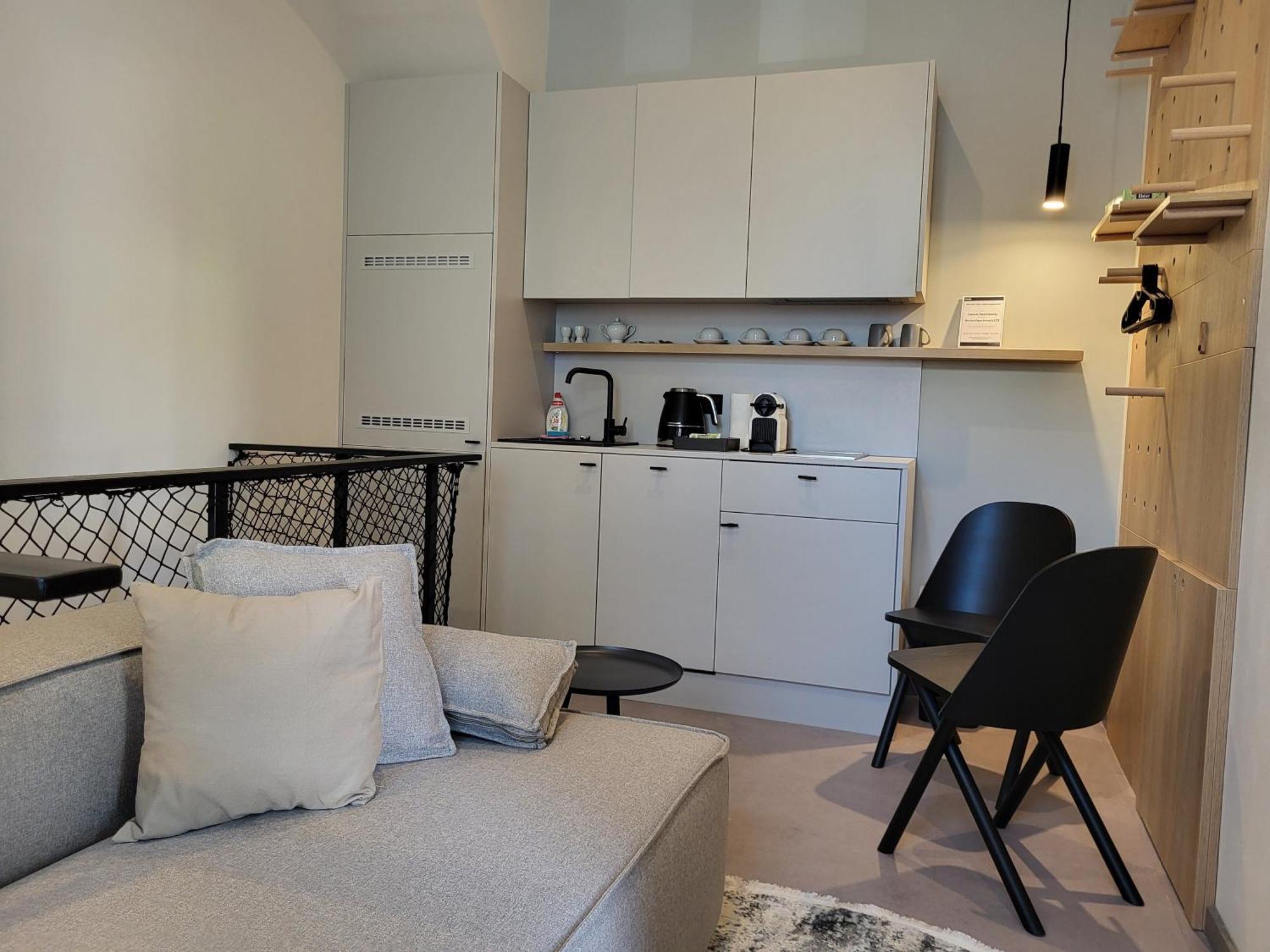 プラハ Honest Karlinアパートホテル 部屋 写真